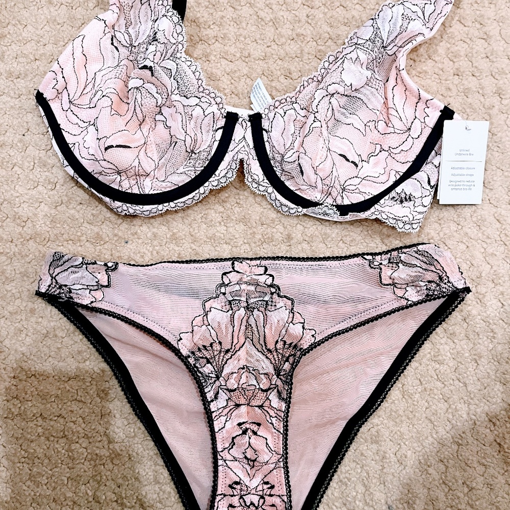SOLD - Matching pink and black lace intimates NWT